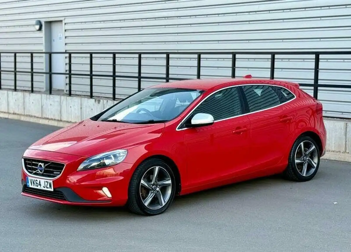 2014-volvo-v40-16td-d2-r-design-nav-big-37