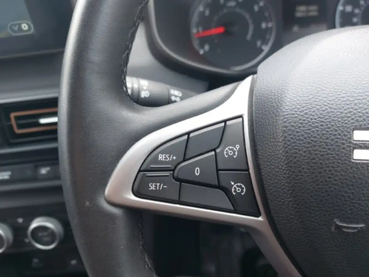 2023-dacia-jogger-10-tce-extreme-big-18