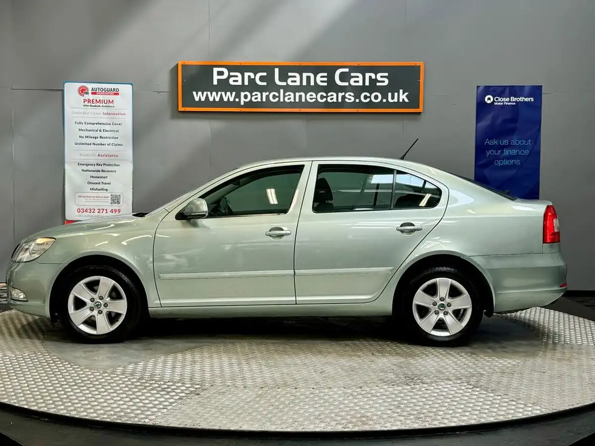 2012-skoda-octavia-14-elegance-124ps-hatchback-dsg-big-5