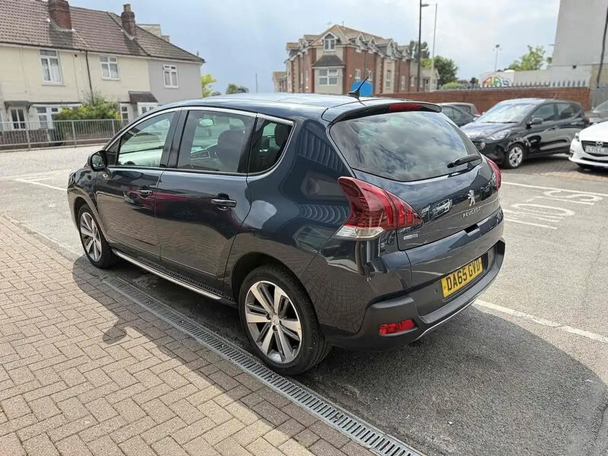 2015-peugeot-3008-crossover-16bluehdi-allure-big-4