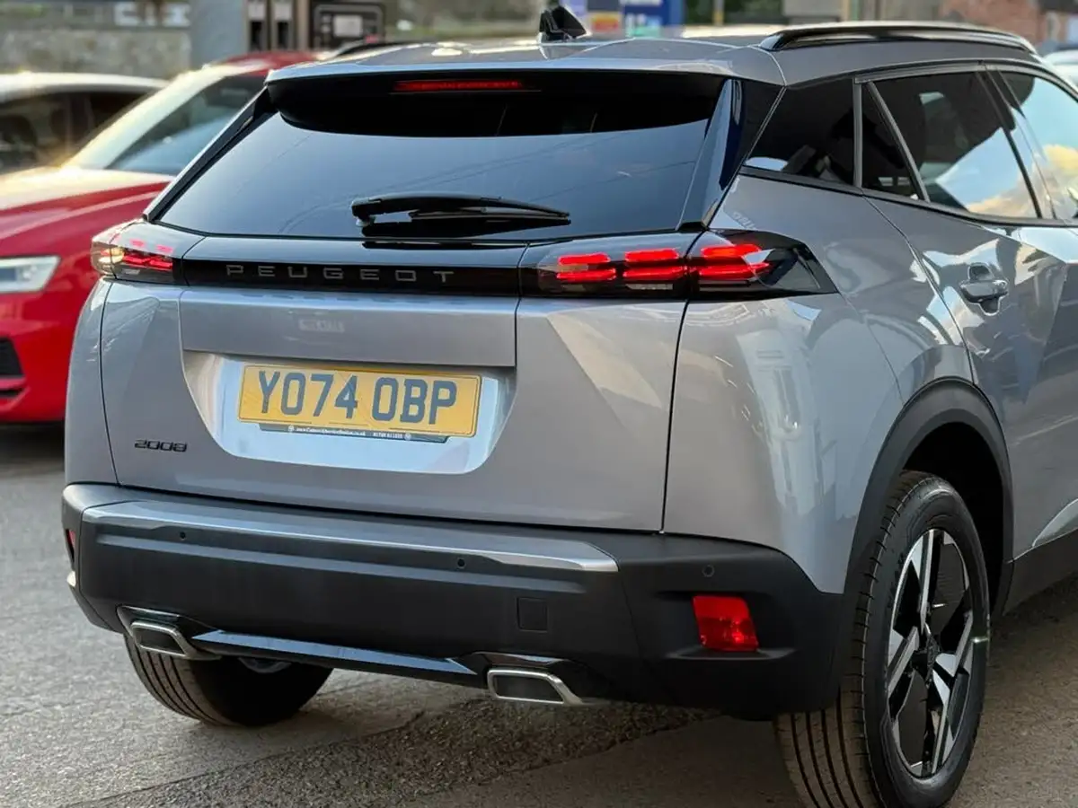 2025-peugeot-2008-suv-12-puretech-allure-130ps-eat8-big-36
