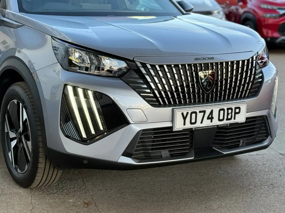 2025-peugeot-2008-suv-12-puretech-allure-130ps-eat8-big-12