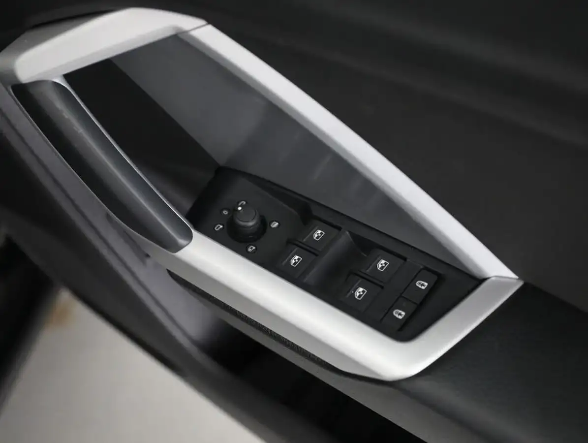 2022-audi-q3-20-35-tdi-technik-s-tronic-big-39