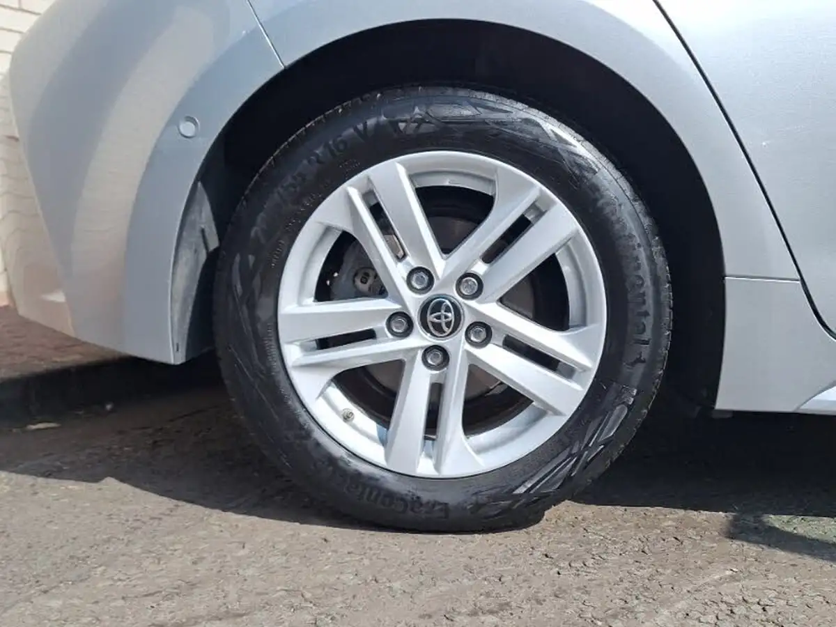 2022-toyota-corolla-20-vvt-i-icon-tech-hatchback-big-11