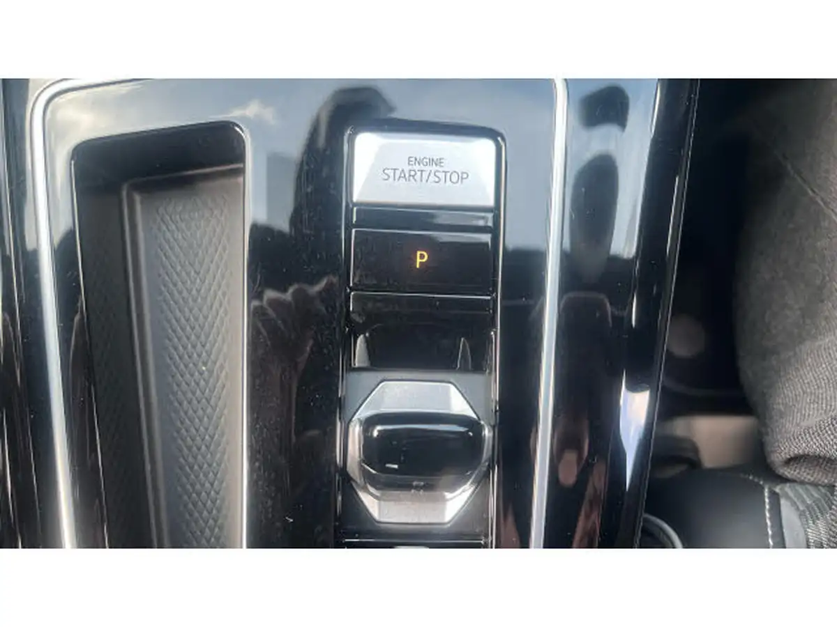 2023-volkswagen-golf-15-etsi-r-line-hatchback-big-29