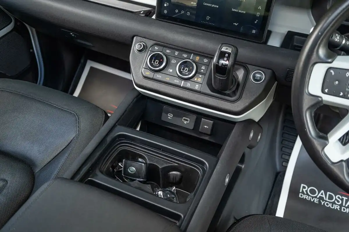 2022-land-rover-110-defender-30-d250-x-dynamic-s-big-30