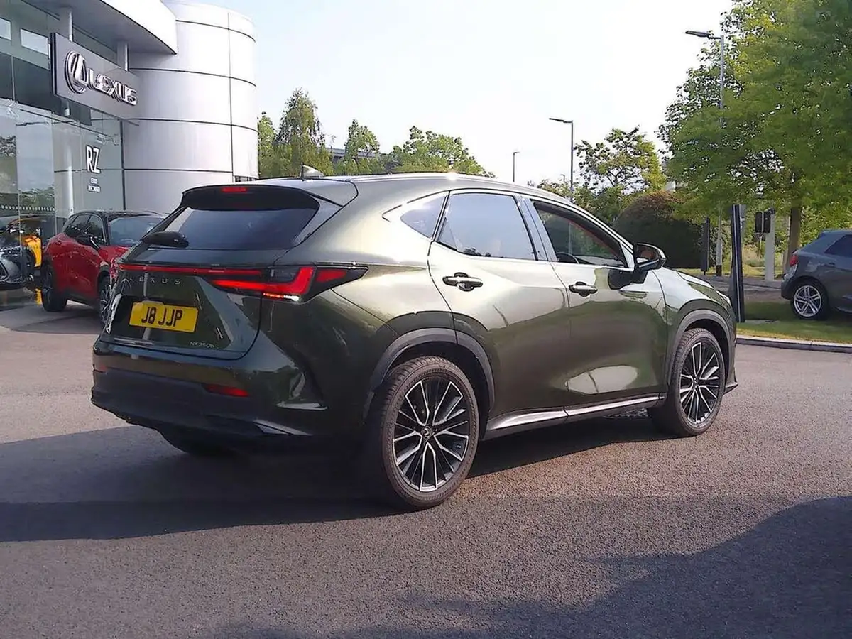 2022-lexus-nx-350h-25-takumi-pan-roof-big-9