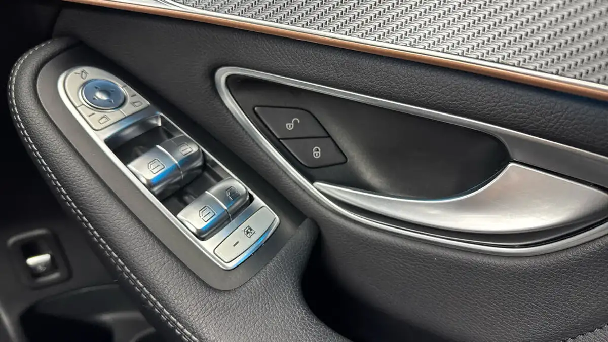 2020-mercedes-benz-eqc-e-eqc-400-amg-line-big-22