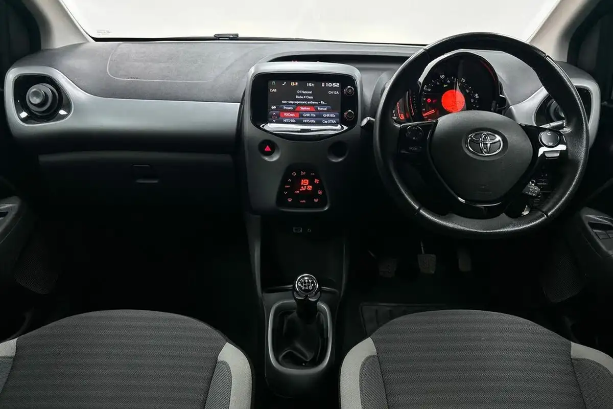2019-toyota-aygo-10-vvt-i-x-plore-big-4