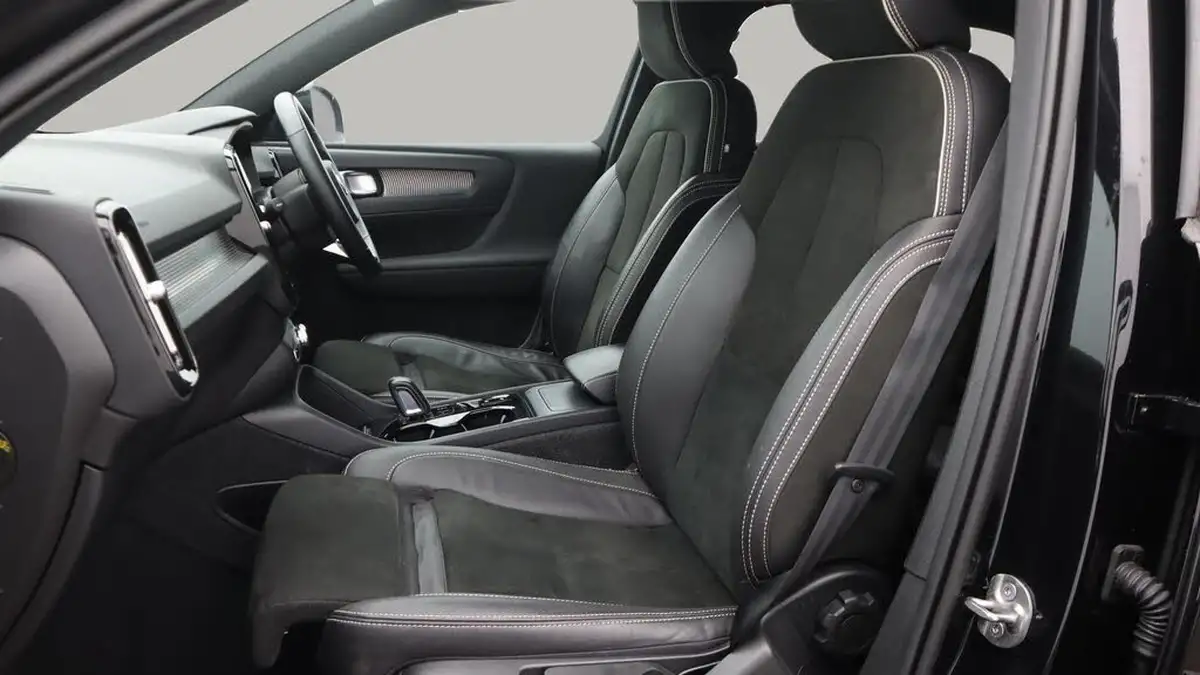 2022-volvo-xc40-20-b4-r-design-big-14