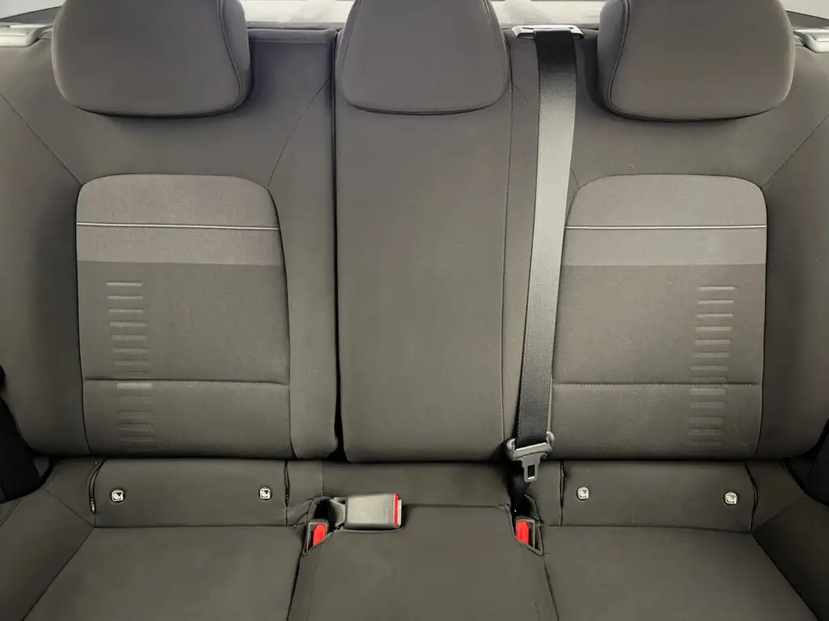 2024-hyundai-bayon-10-t-gdi-premium-100ps-two-tone-roof-big-18