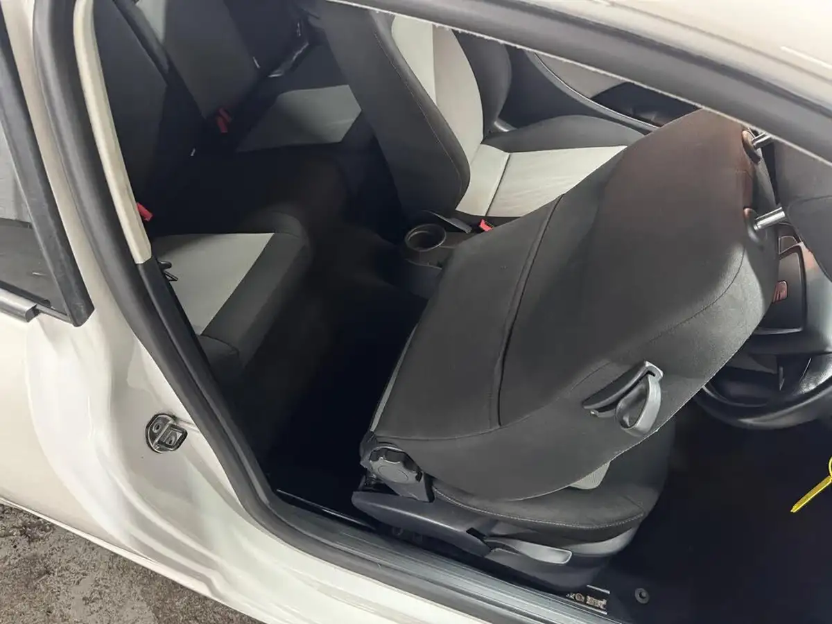 2013-seat-ibiza-14-toca-16v-84ps-sportcoupe-3d-big-30