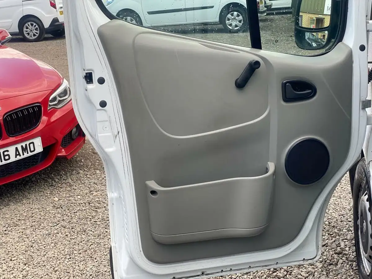 2014-vauxhall-vivaro-20td-2900-swb-115ps-panel-van-big-47