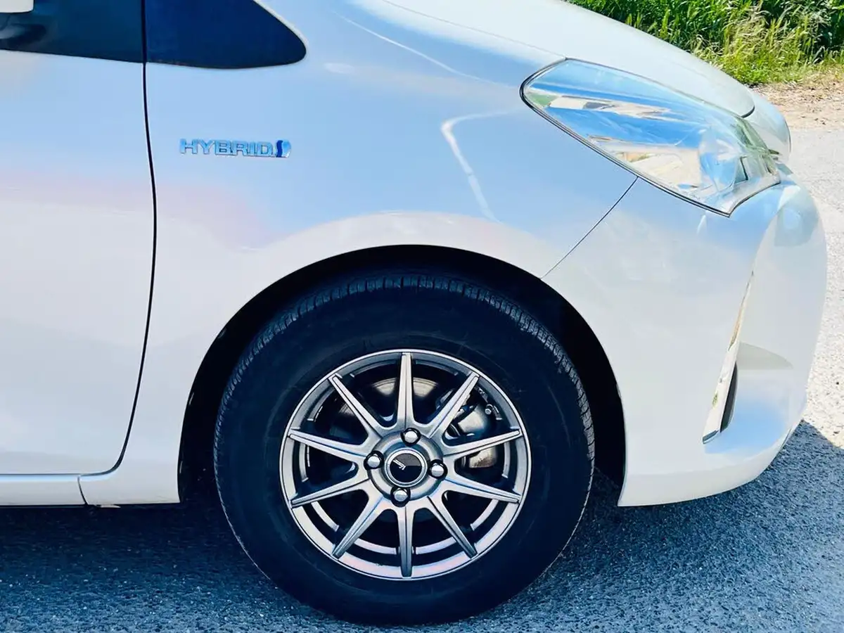 2019-toyota-yaris-big-14