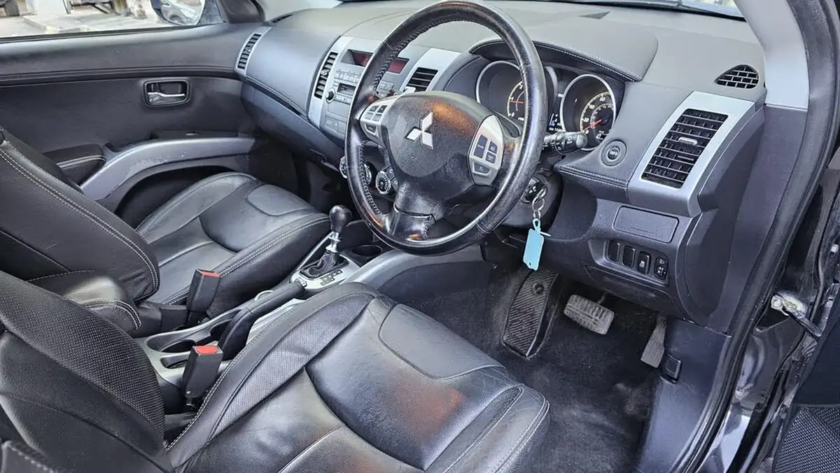 2013-mitsubishi-outlander-22td-gx3-big-17
