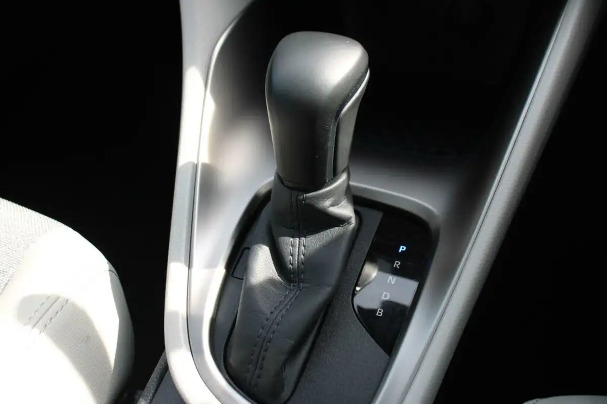 2023-toyota-yaris-15-vvt-i-excel-big-20