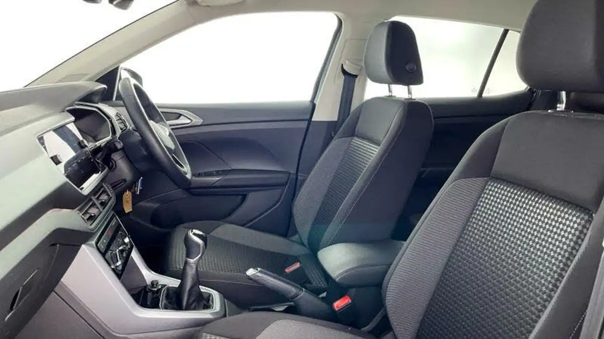 2021-volkswagen-t-cross-10-tsi-active-95ps-big-39