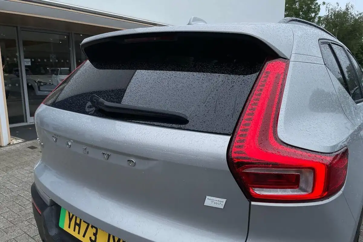 2023-volvo-xc40-e-twin-recharge-core-big-14