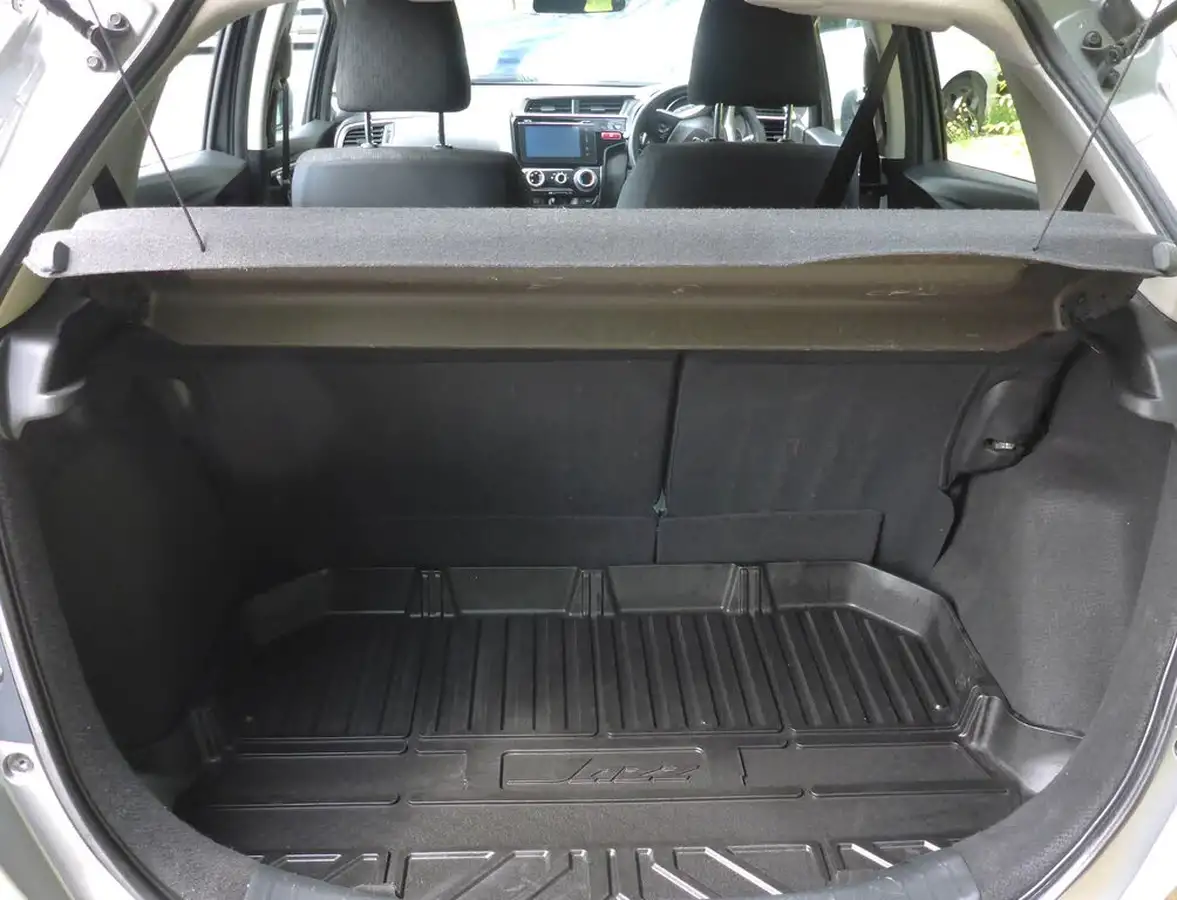 2015-honda-jazz-13-i-vtec-se-cvt-big-3