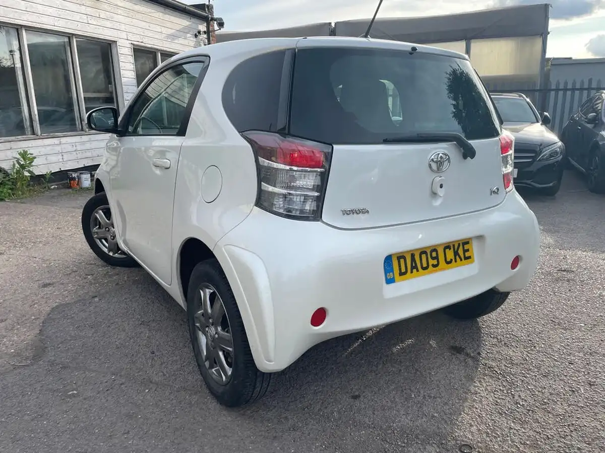2009-toyota-iq-10-2-big-56