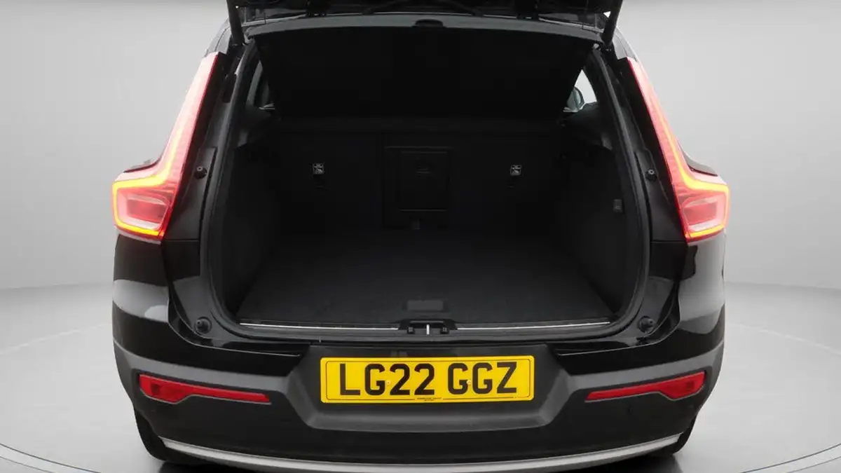2022-volvo-xc40-15-t3-inscription-big-17