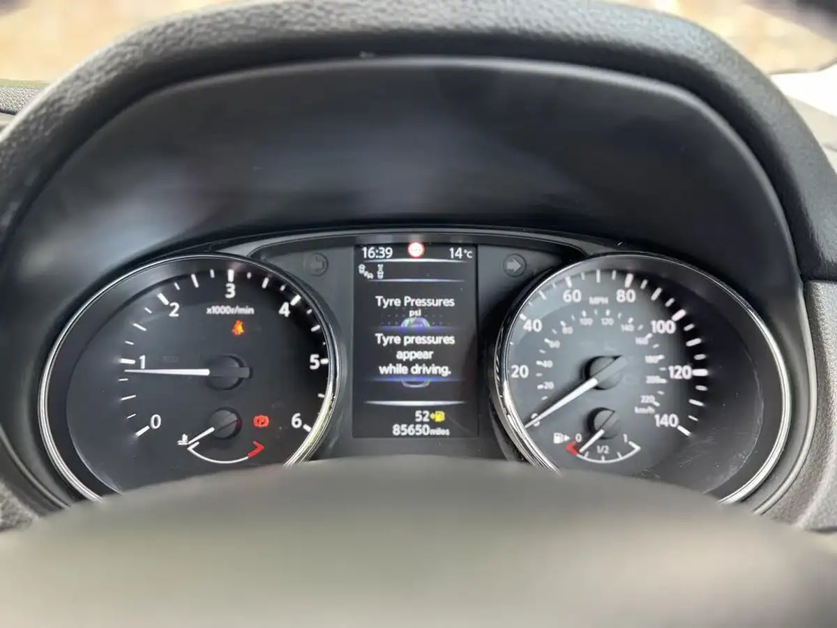 2017-nissan-qashqai-15dci-tekna-big-39