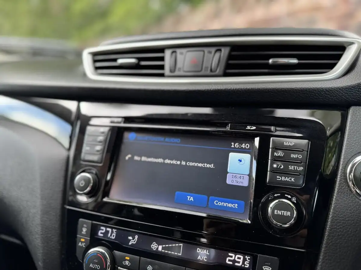 2017-nissan-qashqai-15dci-tekna-big-35