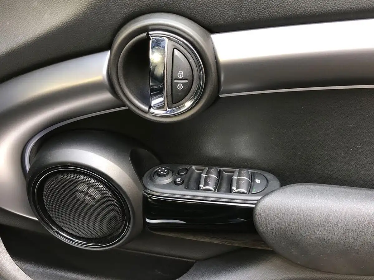 2021-mini-cooper-15-cooper-exclusive-hatchback-5d-auto-big-28