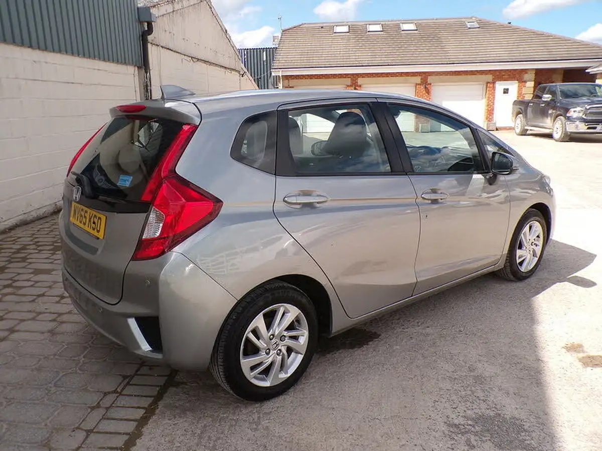 2015-honda-jazz-13-i-vtec-se-big-7