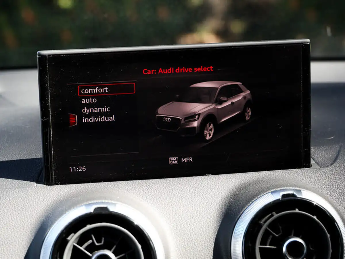 2021-audi-q2-10-30-tfsi-technik-big-17