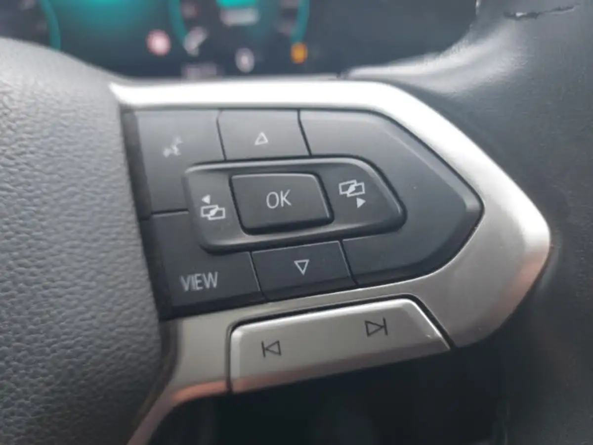 2021-volkswagen-golf-10-tsi-life-hatchback-big-14