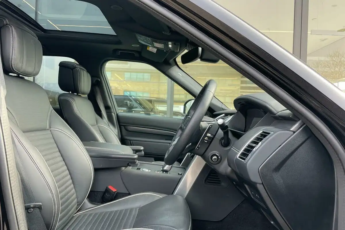 2024-land-rover-discovery-30-d300-metropolitan-edition-big-43