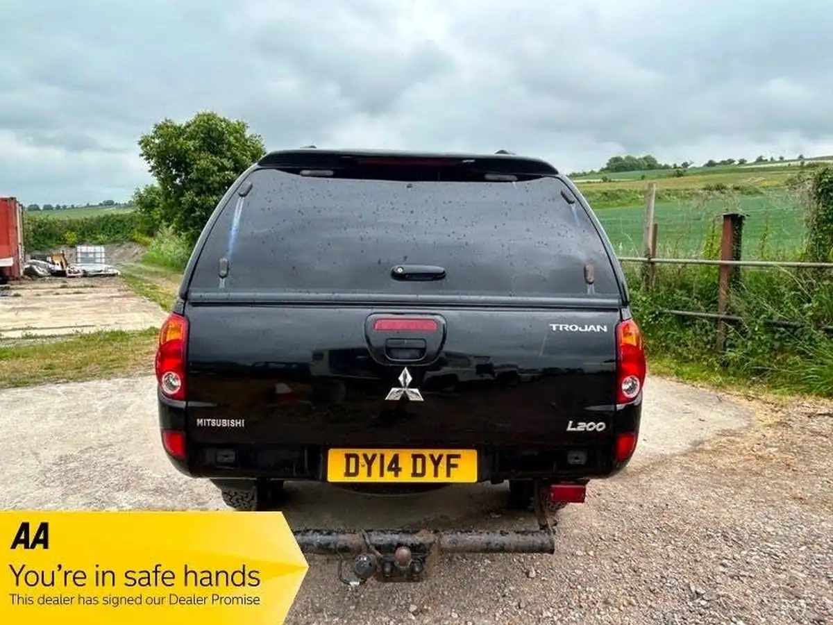 2014-mitsubishi-l200-25td-trojan-big-4