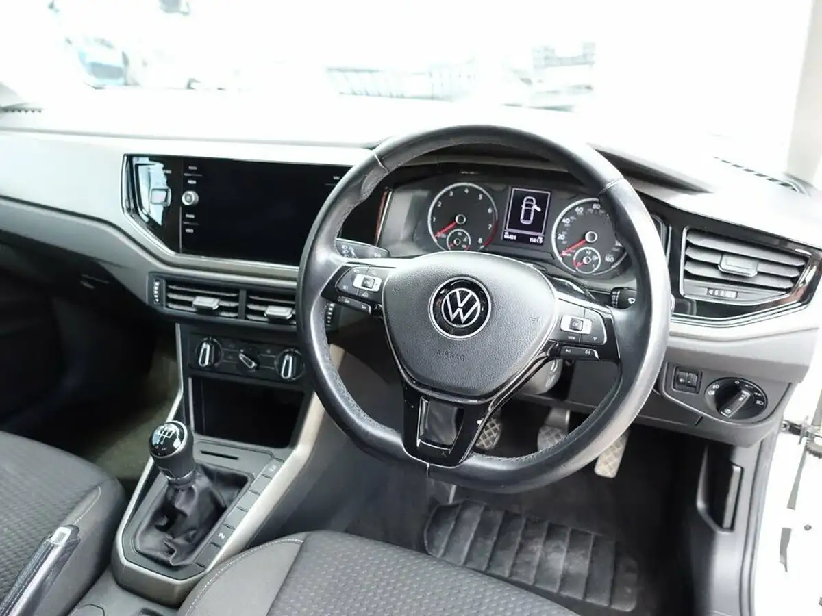 2020-volkswagen-polo-10-tsi-match-big-11