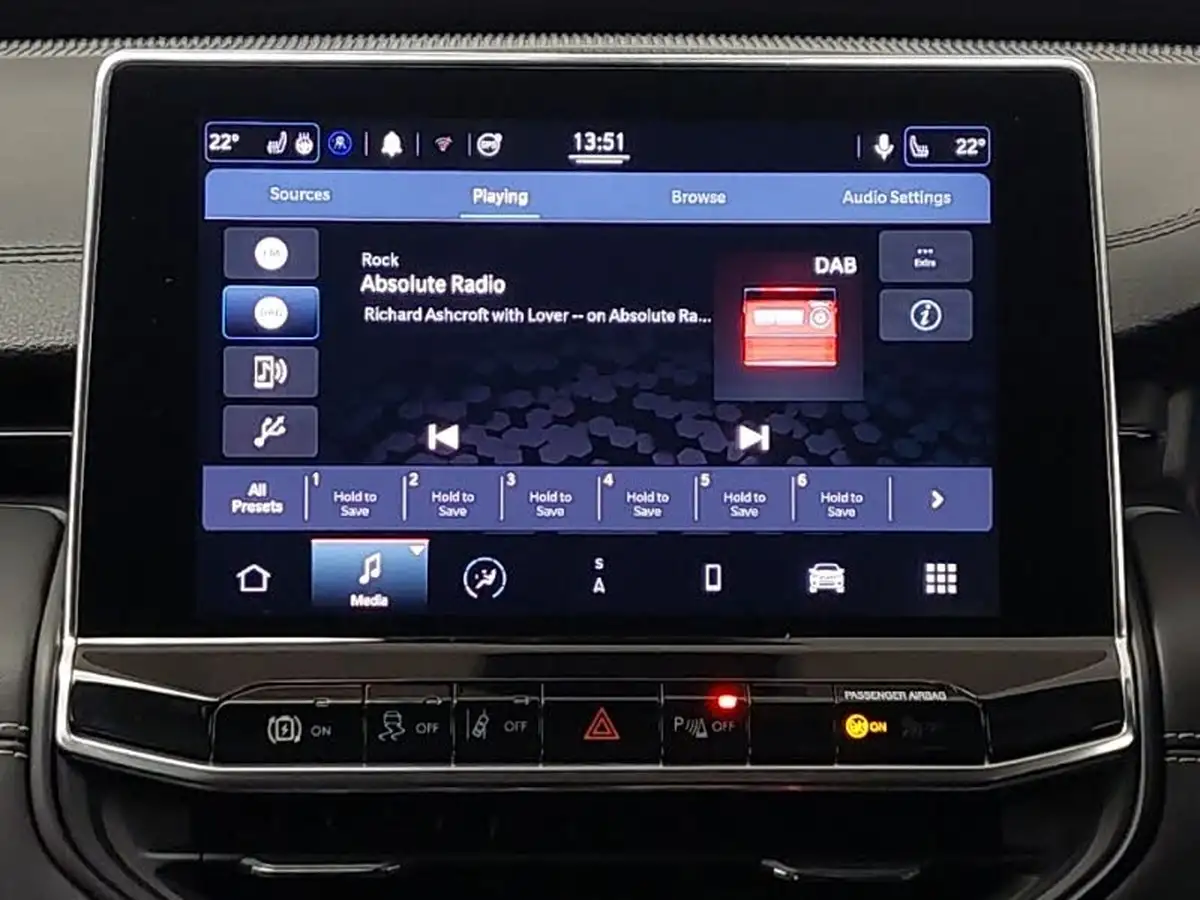 2025-jeep-compass-13-gse-s-big-10