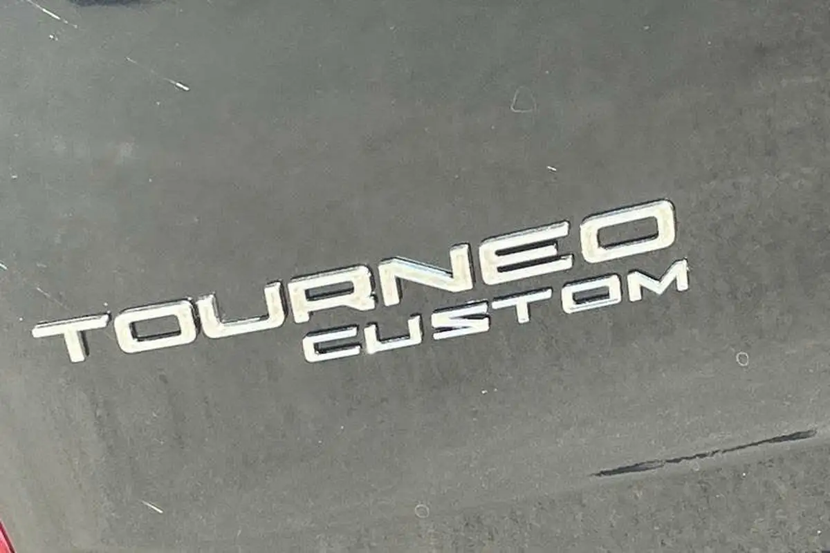 2023-ford-tourneo-custom-big-18