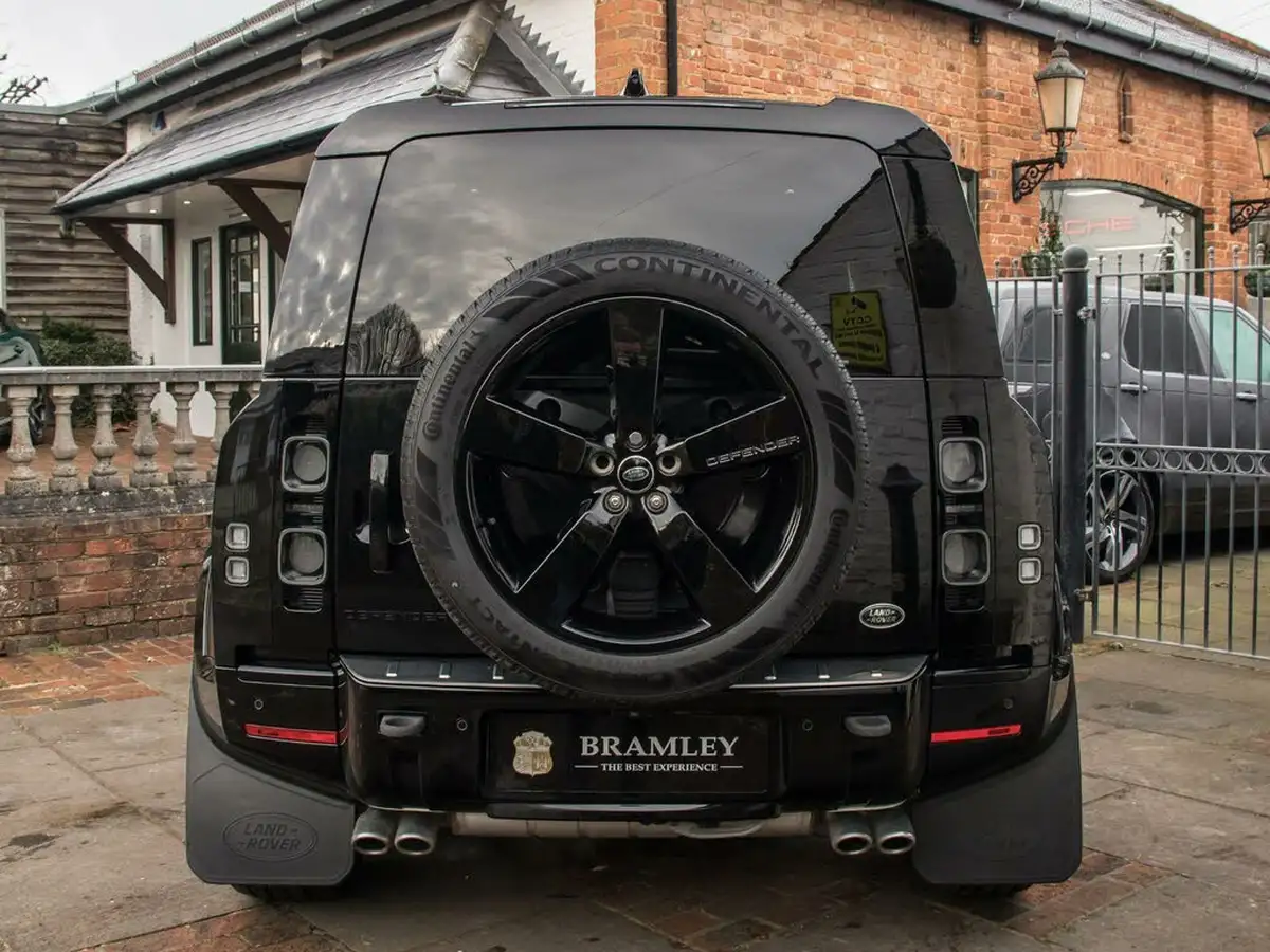 2022-land-rover-90-defender-50-p525-v8-big-5