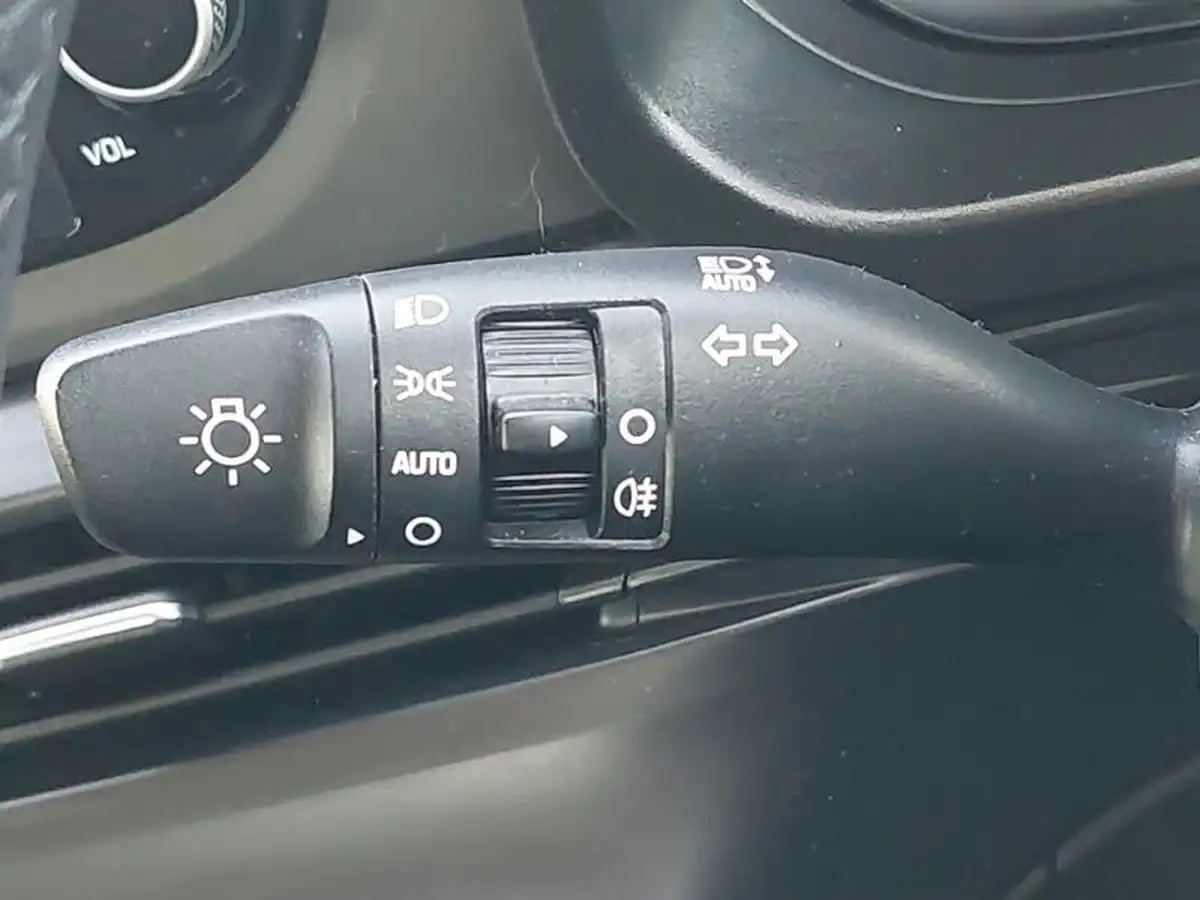 2022-hyundai-bayon-10-t-gdi-se-connect-dct-big-18