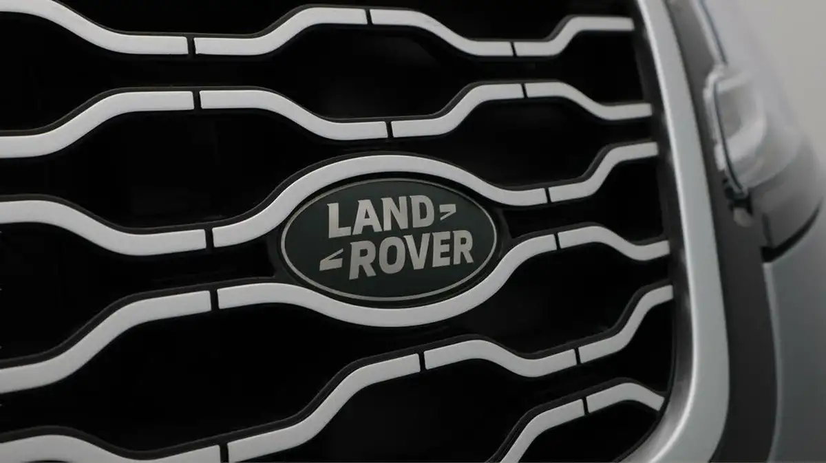 2022-land-rover-range-rover-velar-20-d200-velar-big-23