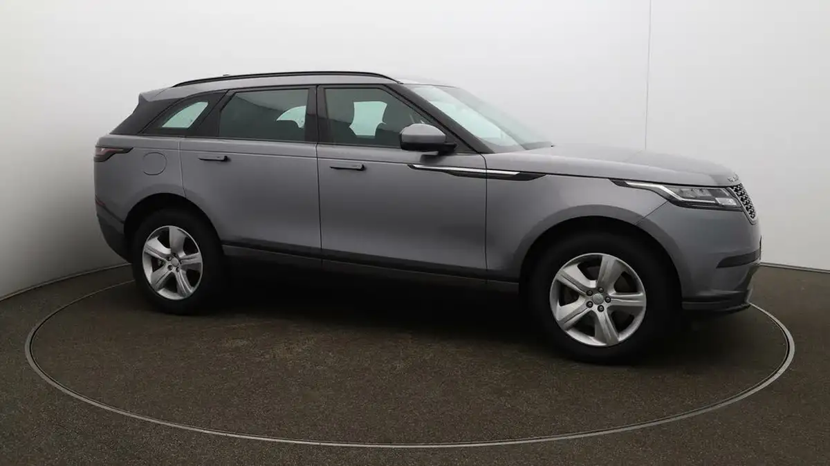 2022-land-rover-range-rover-velar-20-d200-velar-big-47
