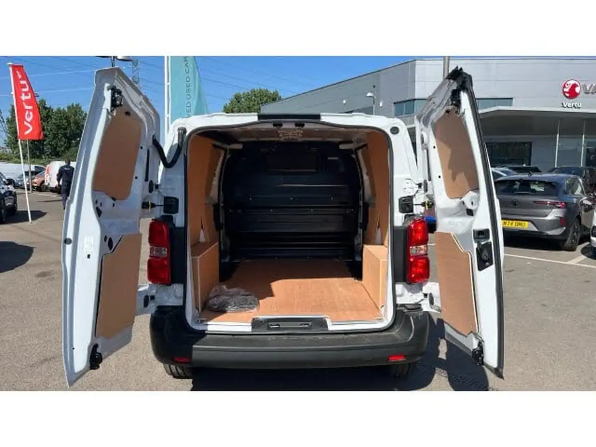 2023-vauxhall-vivaro-e-3100-75kwh-l1h1-prime-panel-van-big-3