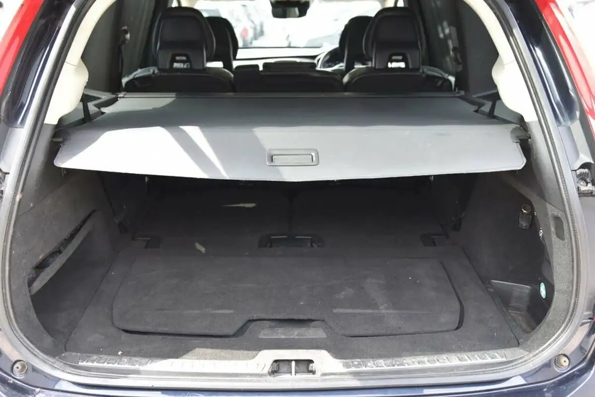 2016-volvo-xc90-20td-d5-inscription-big-56