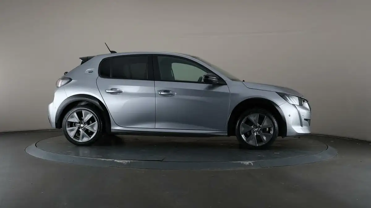 2021-peugeot-208-e-gt-50kwh-big-60