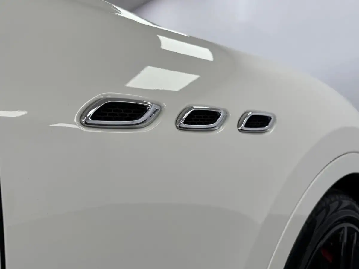 2018-maserati-levante-30-s-gransport-nerissimo-pack-ss-big-50