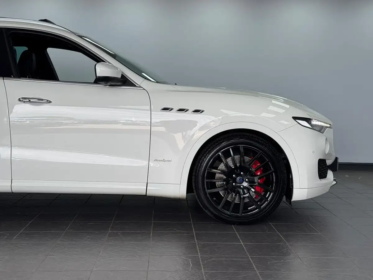 2018-maserati-levante-30-s-gransport-nerissimo-pack-ss-big-26