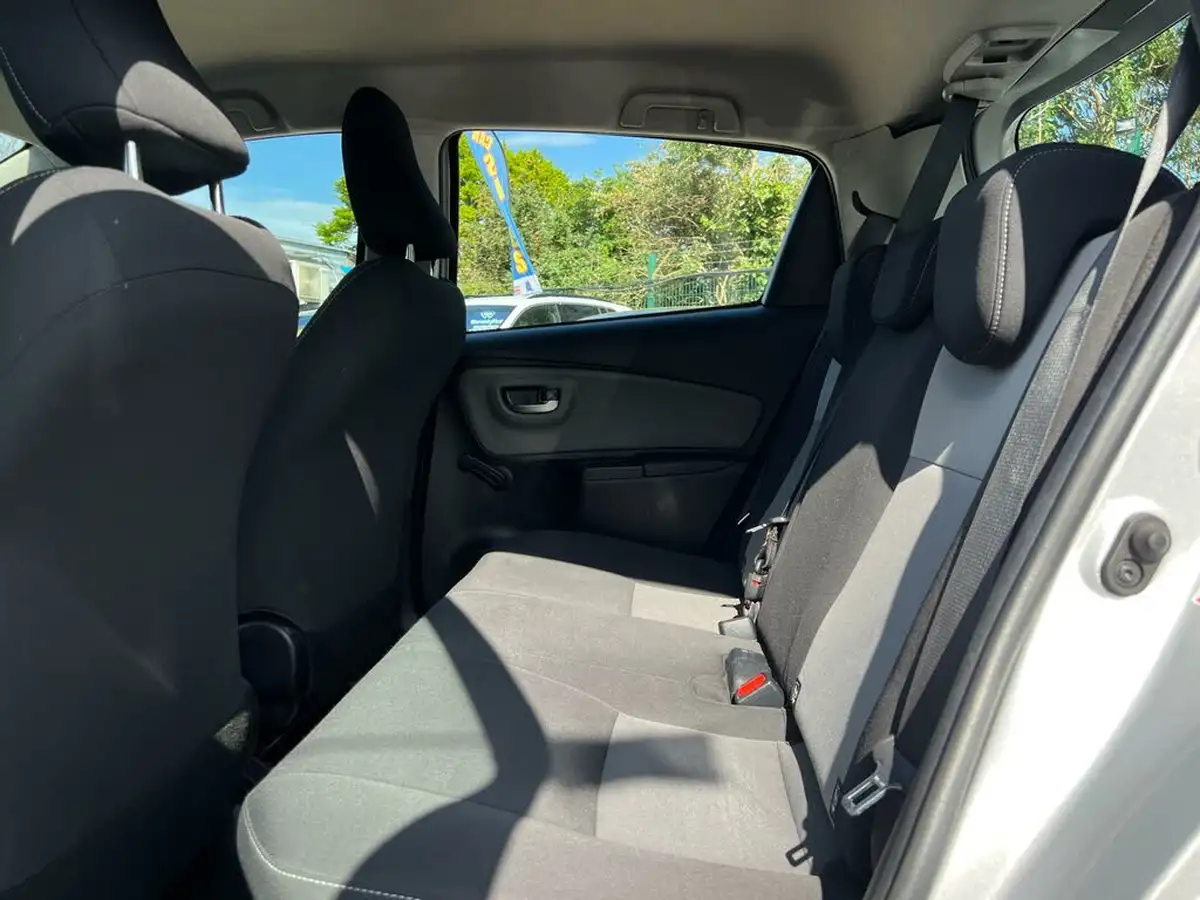 2018-toyota-yaris-15-vvt-i-icon-hybrid-big-50