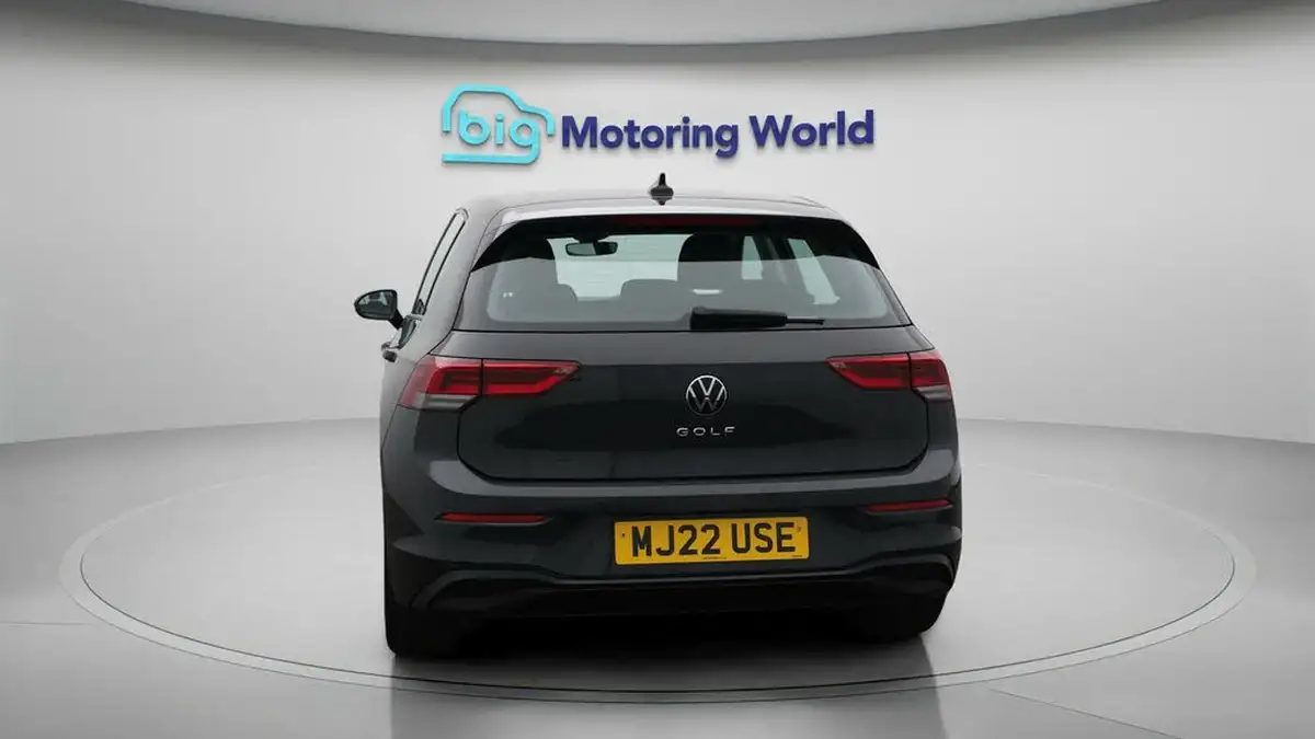 2022-volkswagen-golf-15-tsi-life-130ps-hatchback-big-6