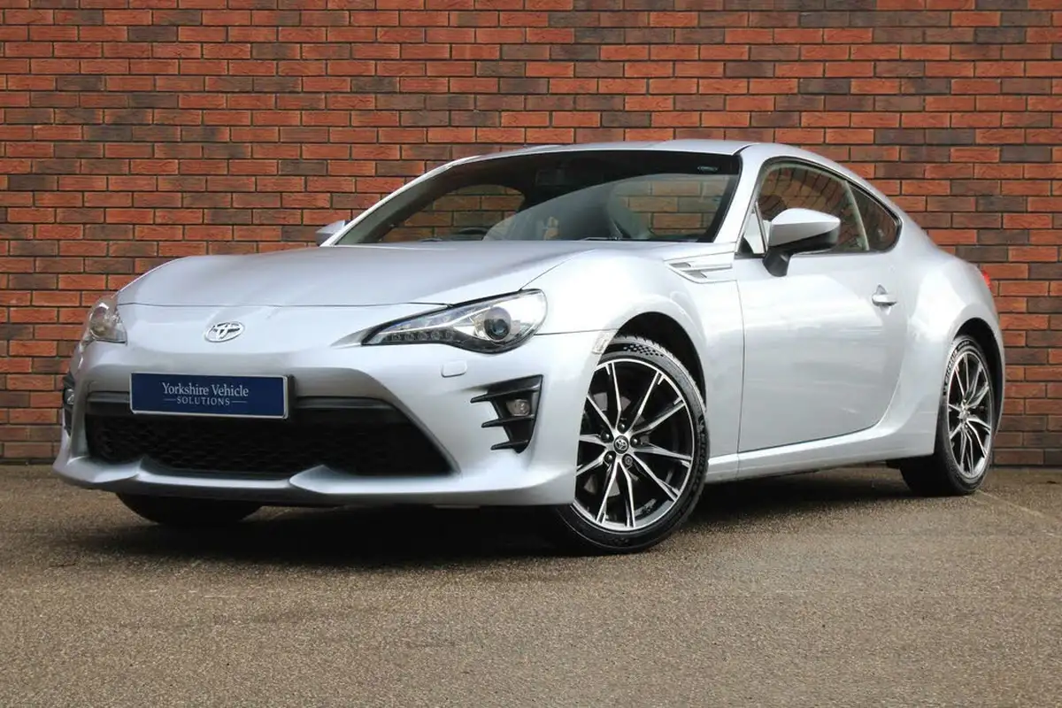 2017-toyota-gt86-20-gt86-pro-big-12