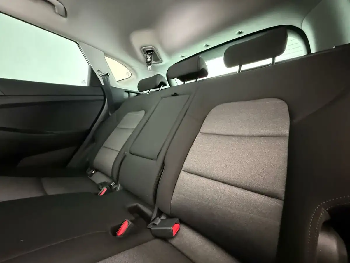 2020-hyundai-tucson-16-t-gdi-se-nav-dct-big-18