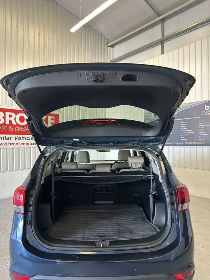 2017-kia-carens-17crdi-4-dct-big-10